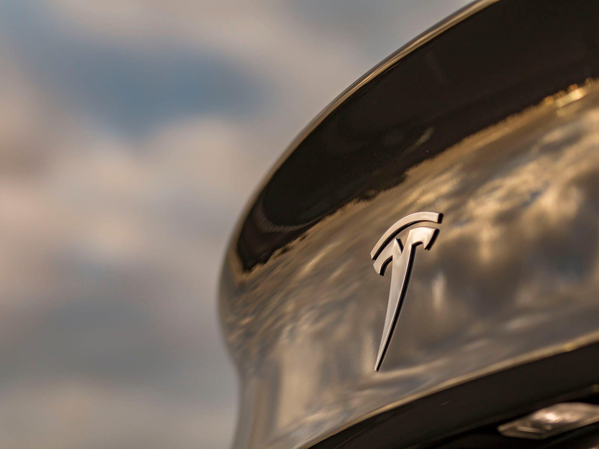 28 2018 Tesla Model 3 Exterior KBB