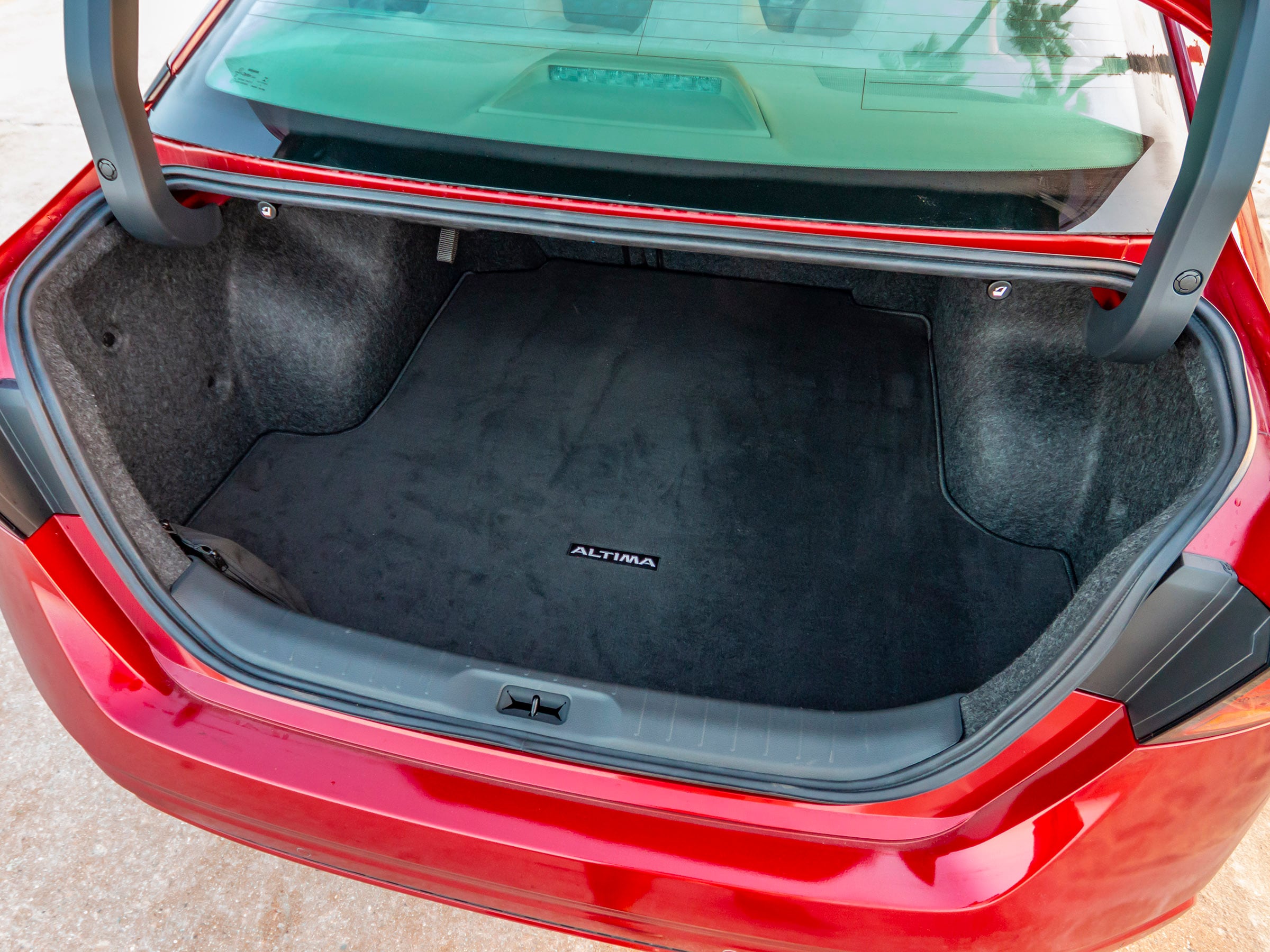 30 2019 Nissan Altima Cargo KBB