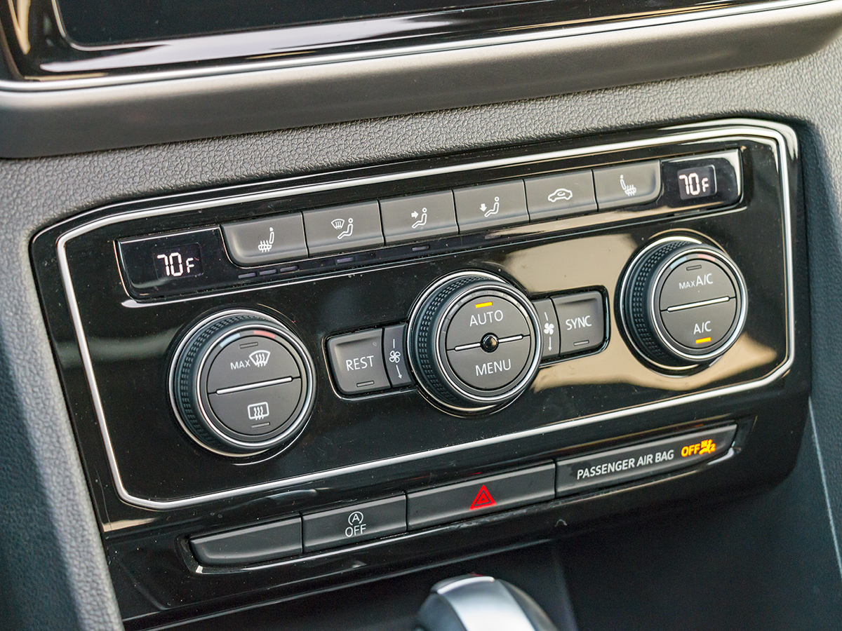 32 2018 Volkswagen Atlas Interior KBB