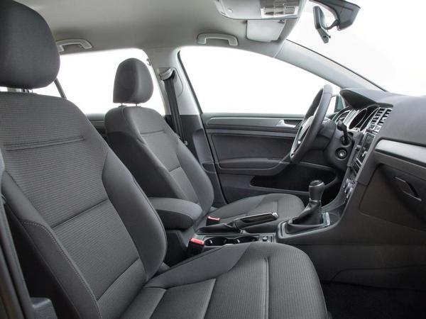 32 2018 Volkswagen Golf Sportwagen
