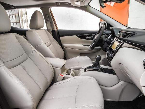 35 2017 Nissan Rogue Sport