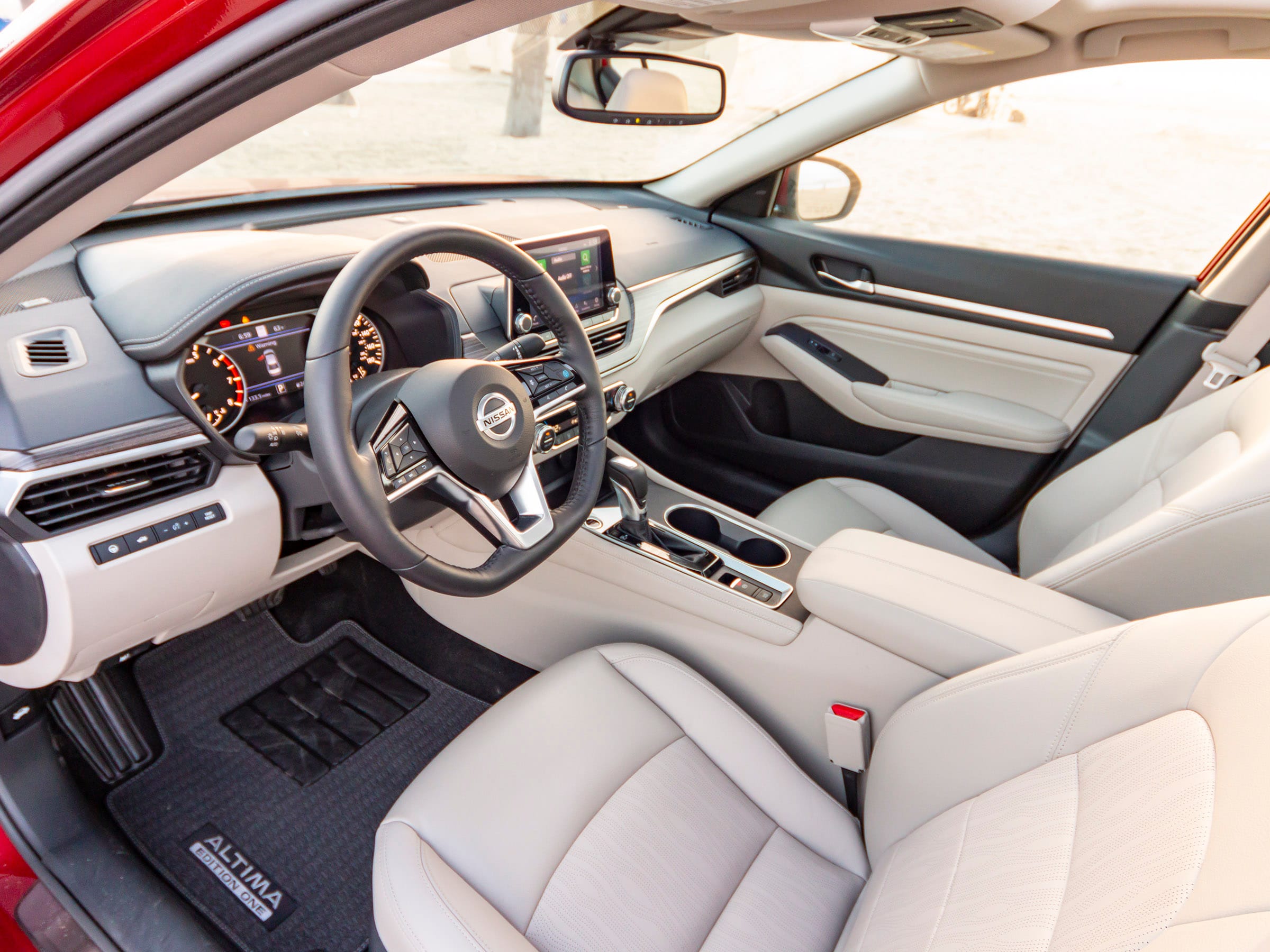 36 2019 Nissan Altima Interior KBB
