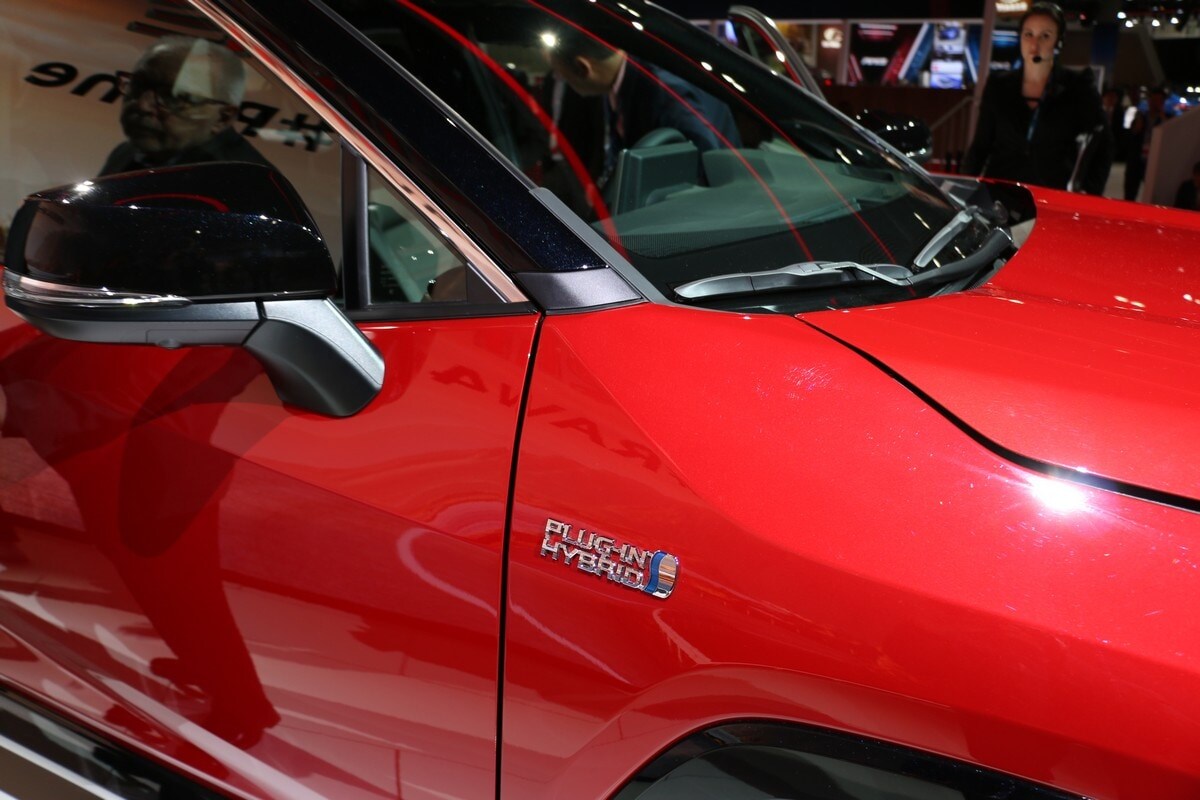4-2021-Toyota-RAV4-Prime-live-1