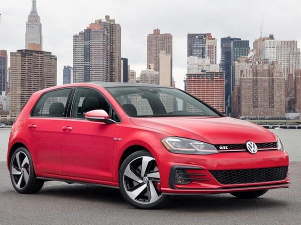 40 2018 Volkswagen Golf Gti