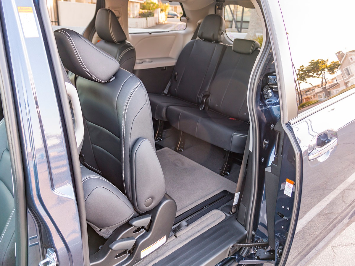 50 2018 Toyota Sienna SE Interior KBB