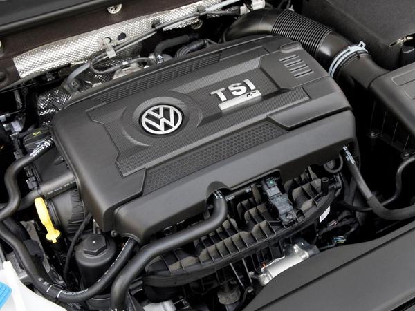 53 2018 Volkswagen Golf R