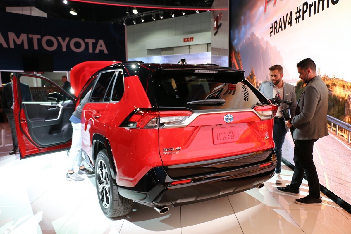 6-2021-Toyota-RAV4-Prime-live-1