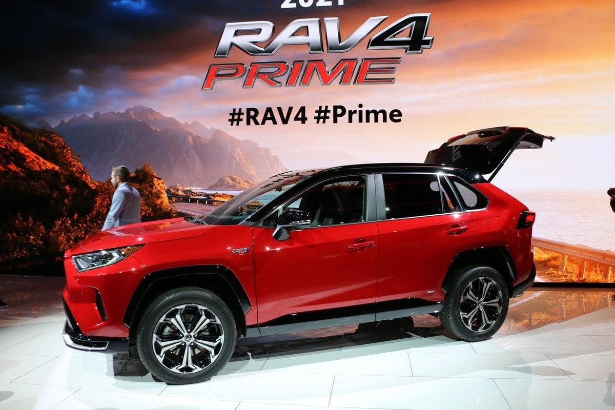 9-2021-Toyota-RAV4-Prime-live-1