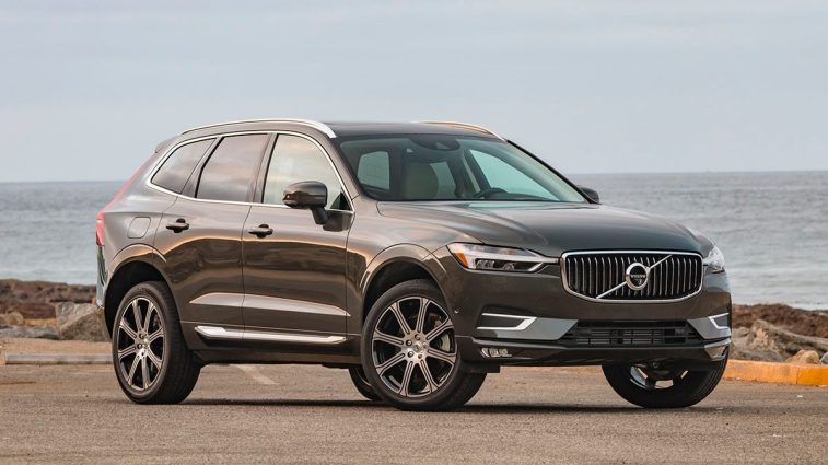 01 2018 Volvo XC60 Brown Exterior KBB