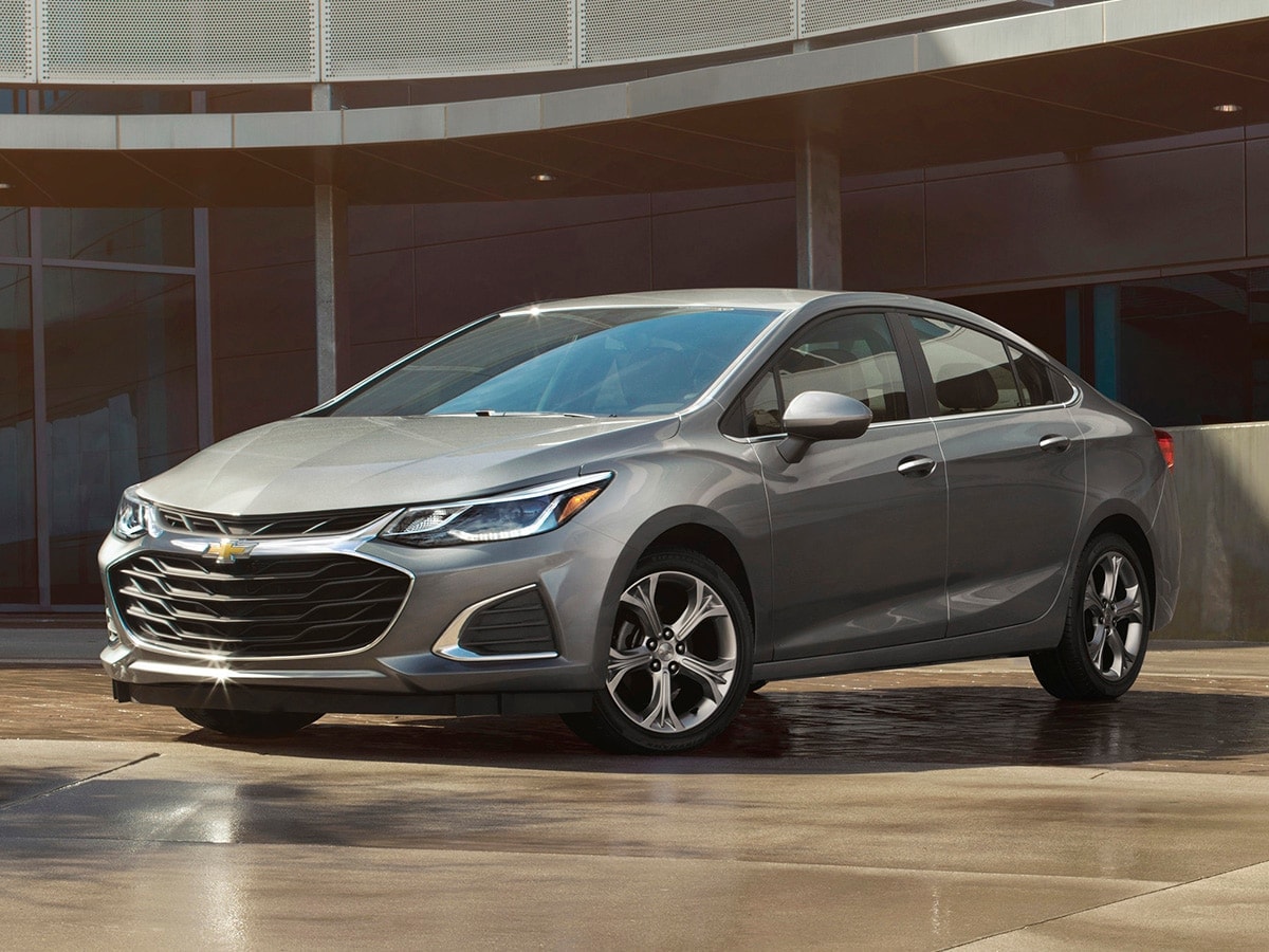 2019 Chevrolet Cruze First Look - Kelley Blue Book