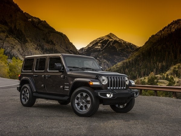 01-2019-jeep-wrangler-oem