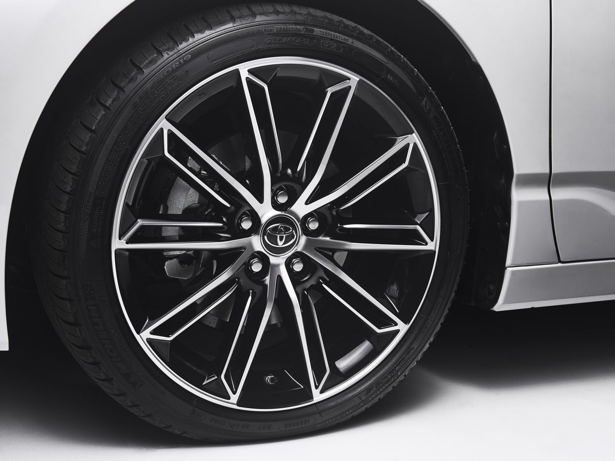 16 2019 Toyota Avalon