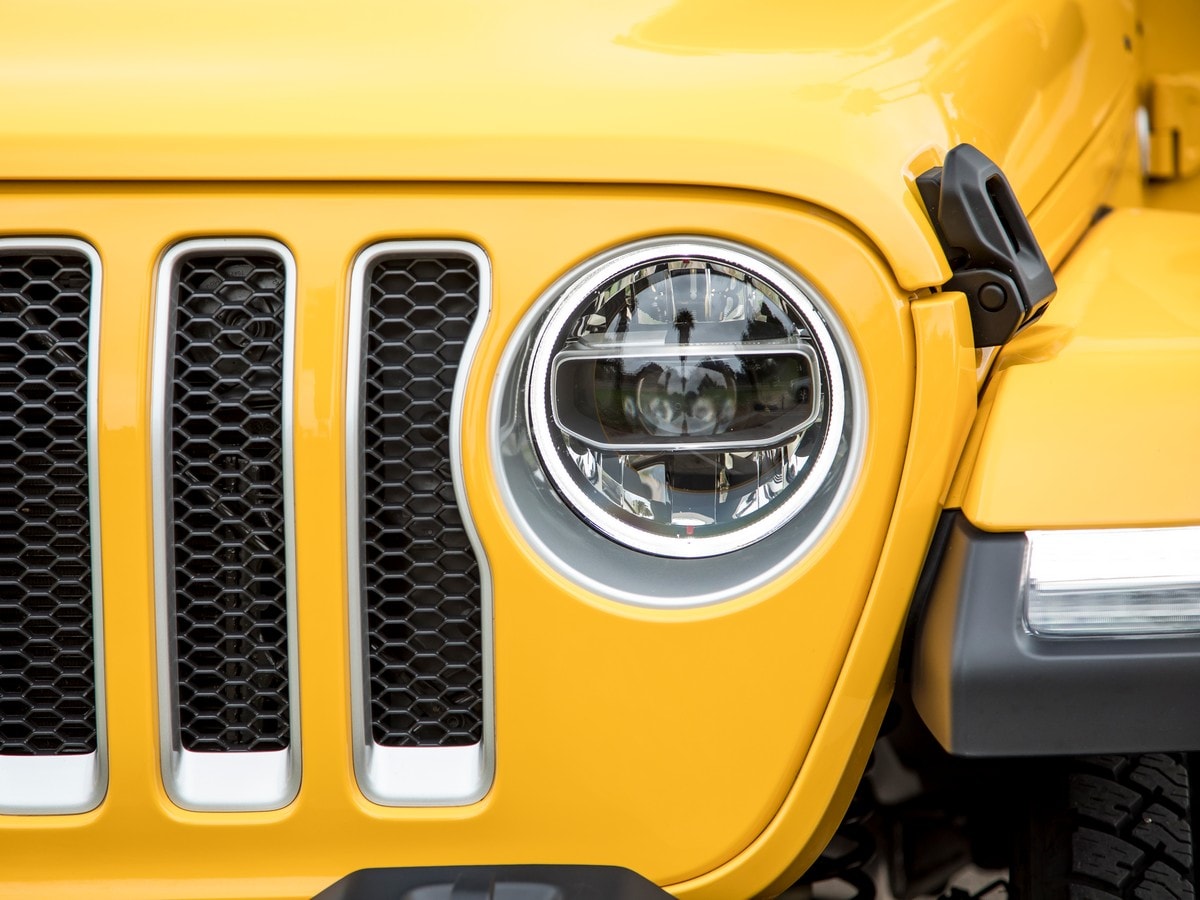 37 2019 Jeep Wrangler Sahara Kbb