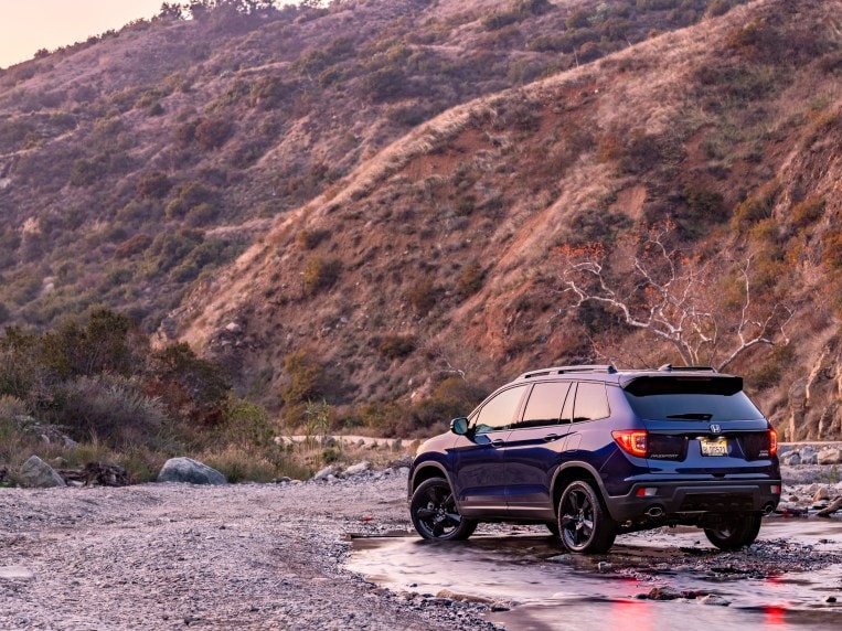 04 2019 Honda Passport Exterior LT KBB