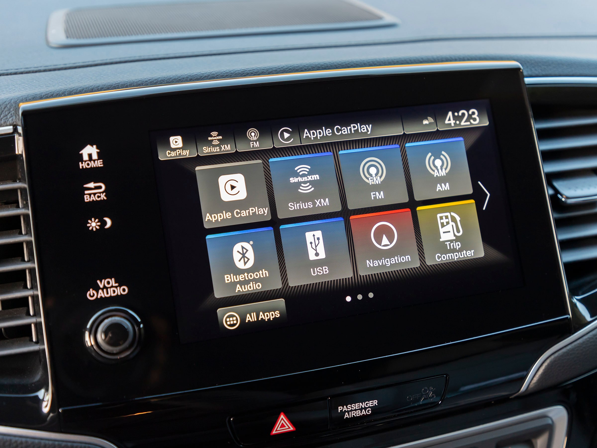 47 2019 Honda Passport Interior LT KBB