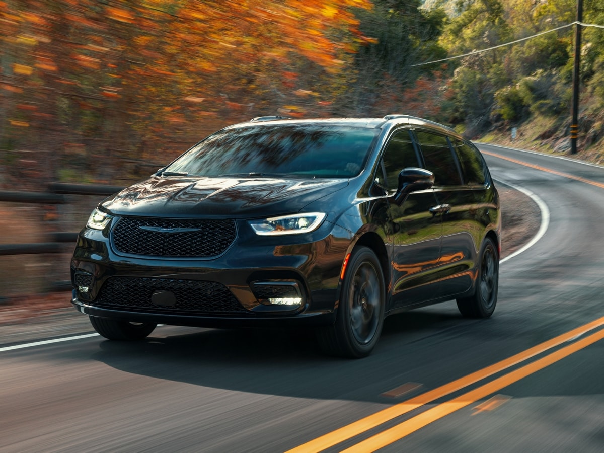 The new 2021 Chrysler Pacifica (shown here in the Limited S mode