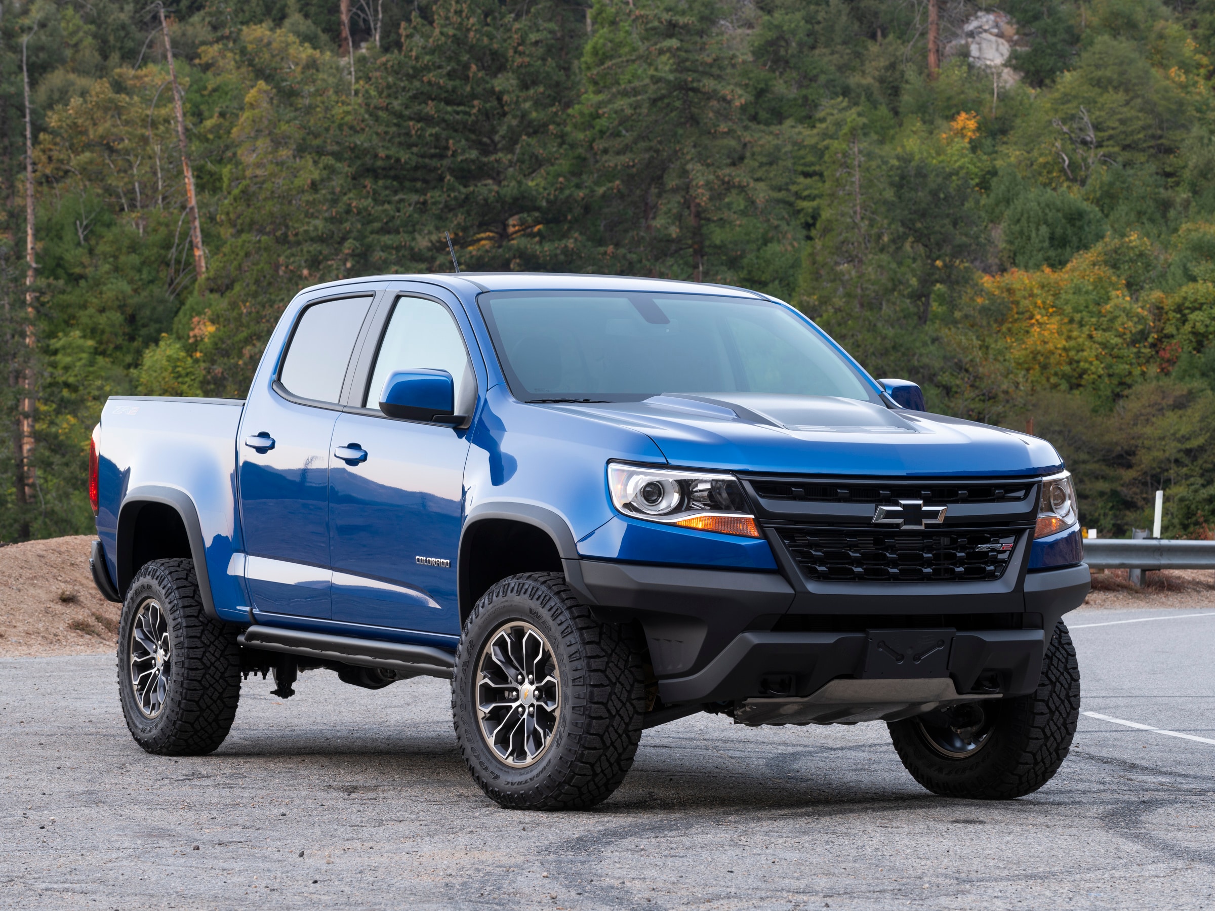 06 2020 Chevrolet Colorado Comparo