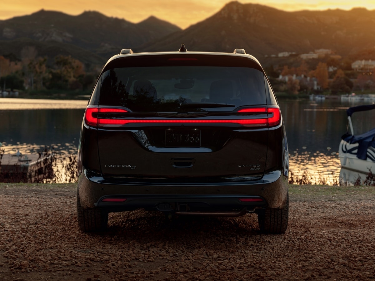 The 2021 Chrysler Pacifica lineup is highlighted by a new LED ta