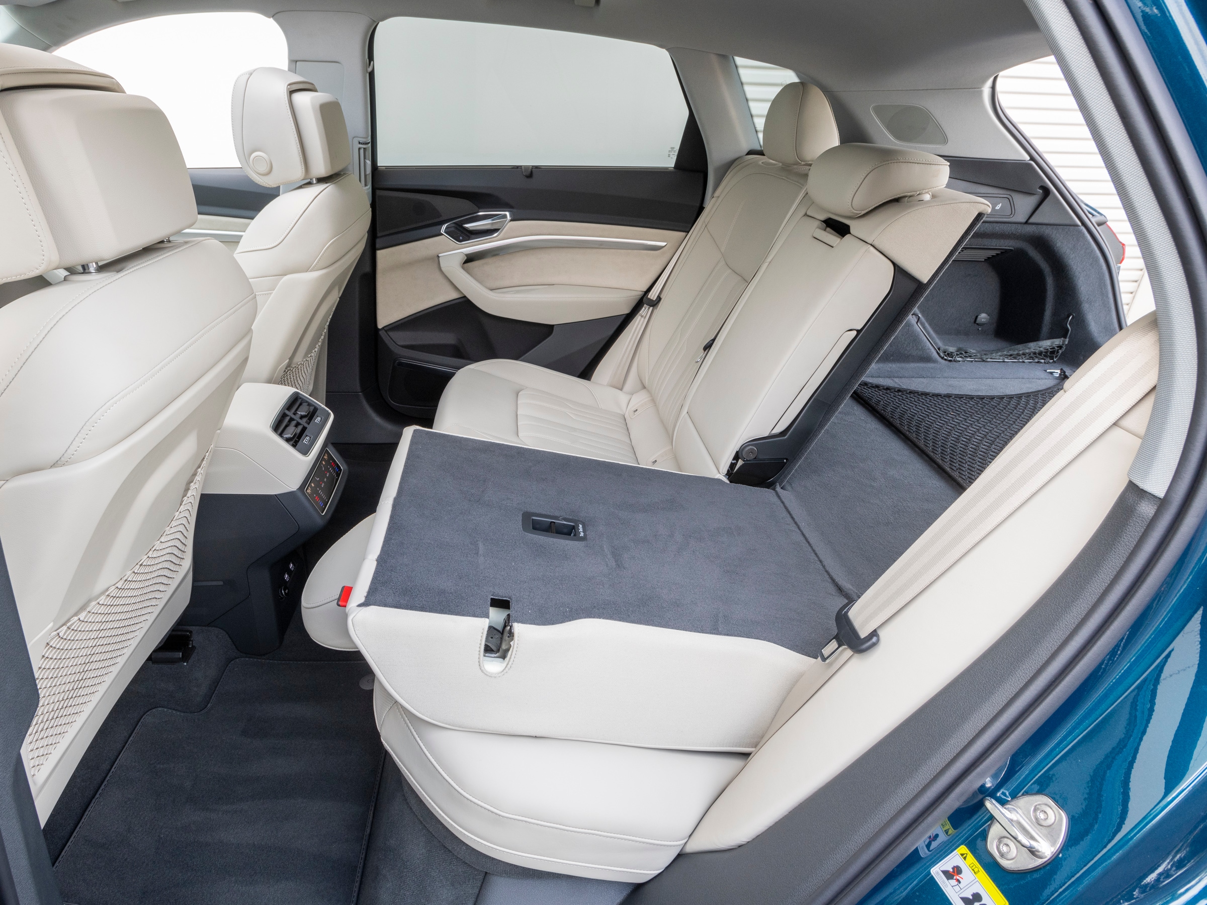 118 2020 Audi Etron LongTerm KBB