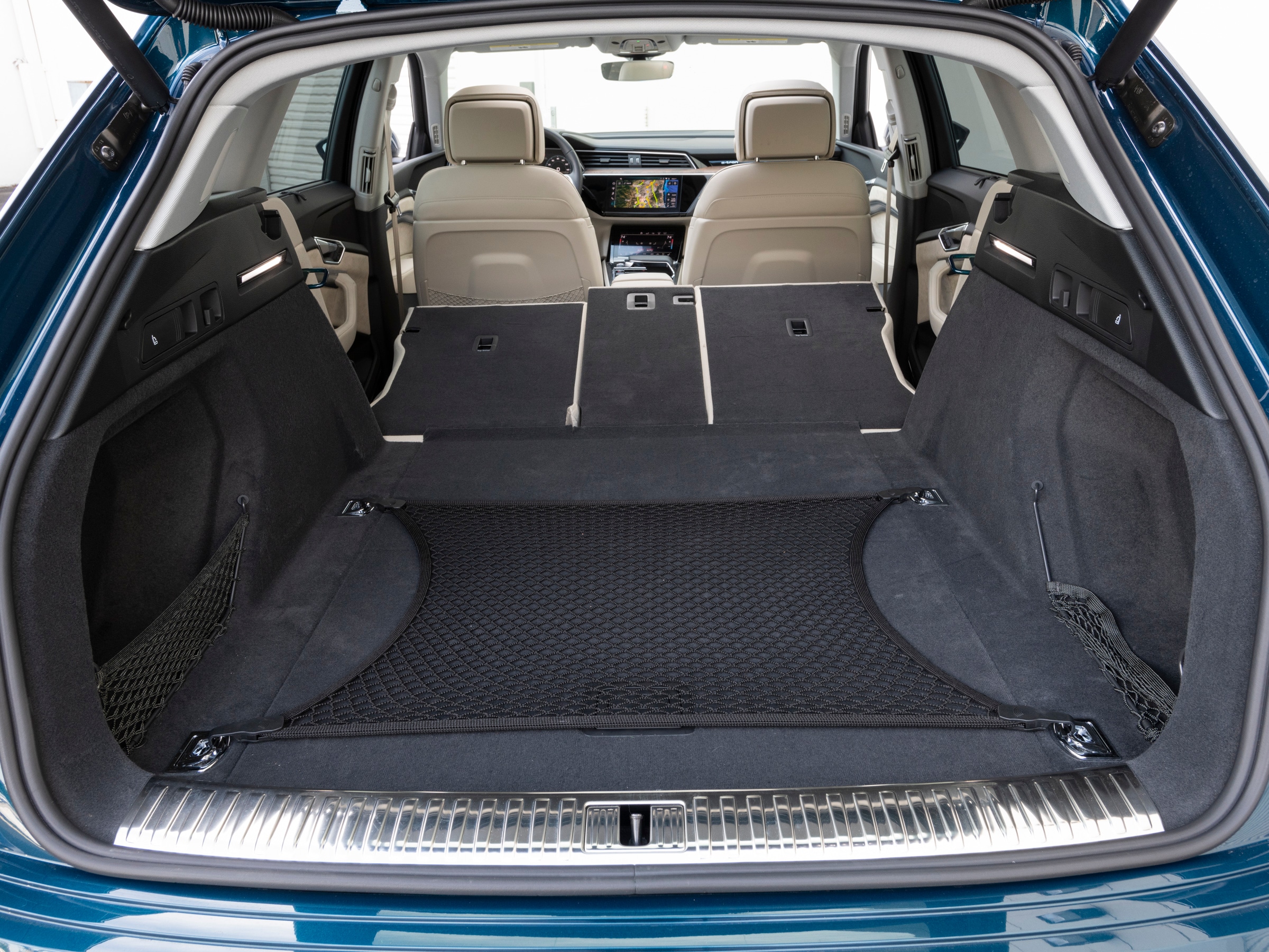 122 2020 Audi Etron LongTerm KBB