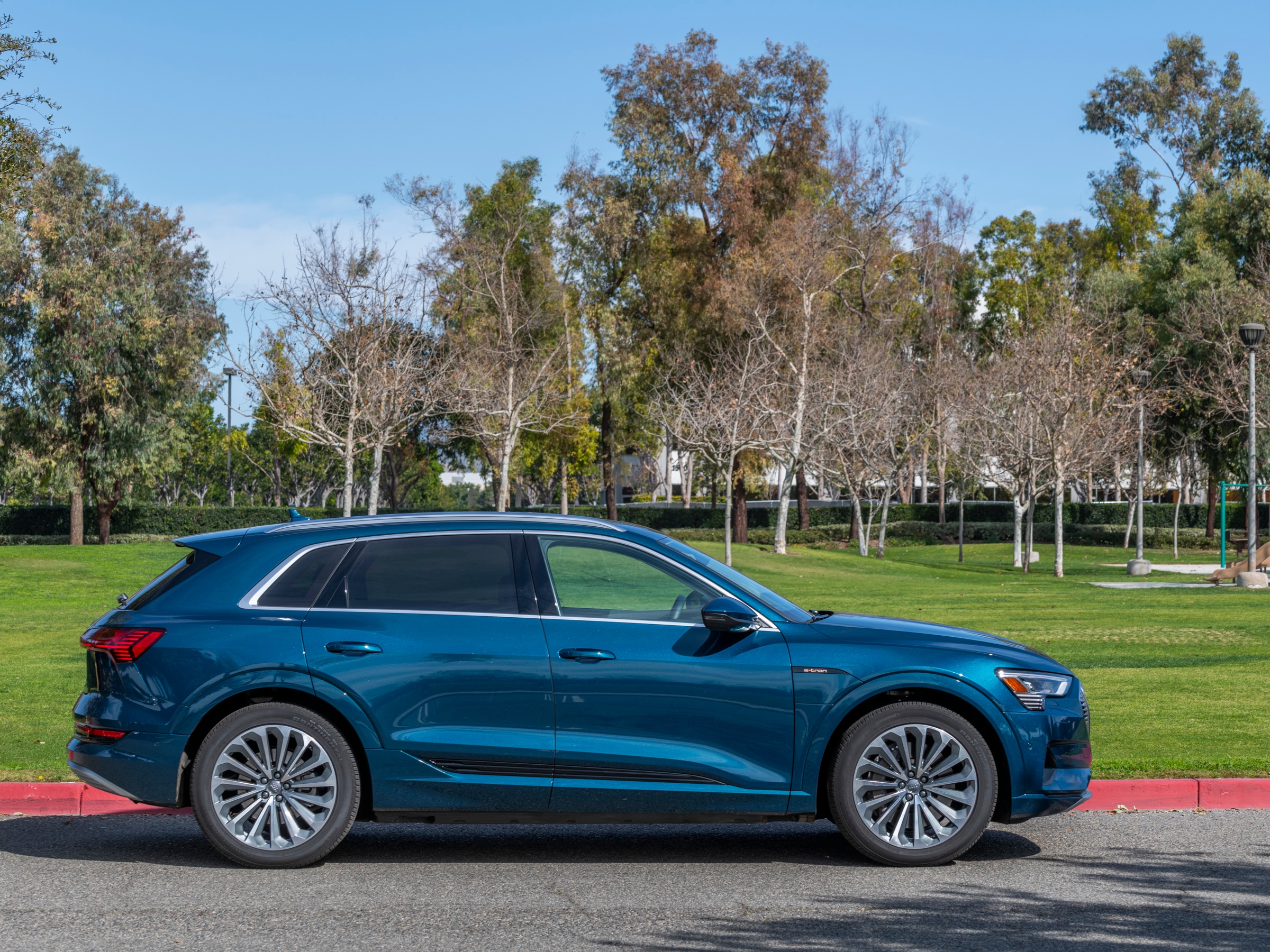 49 2020 Audi Etron LongTerm KBB