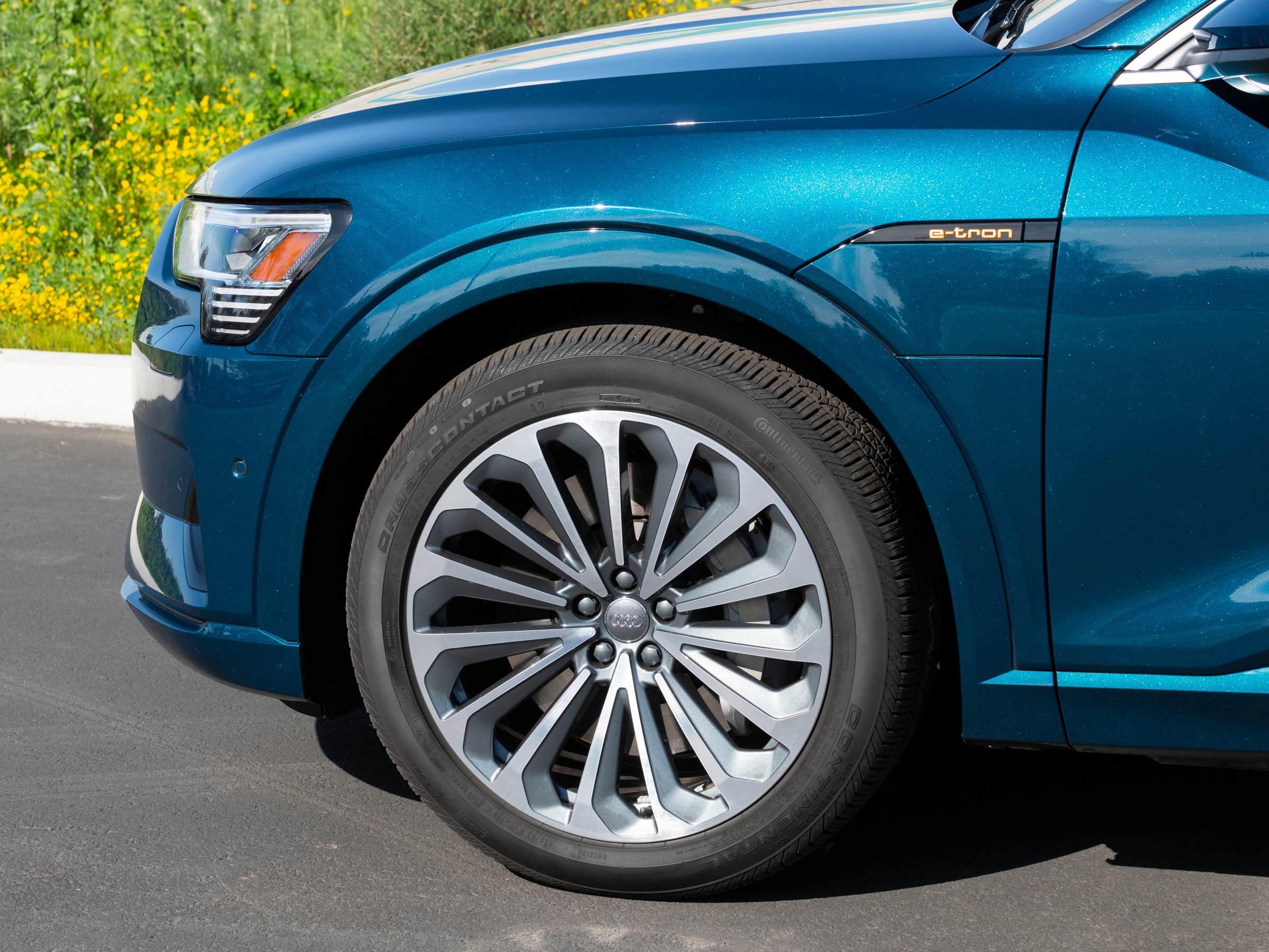57 2020 Audi Etron LongTerm KBB
