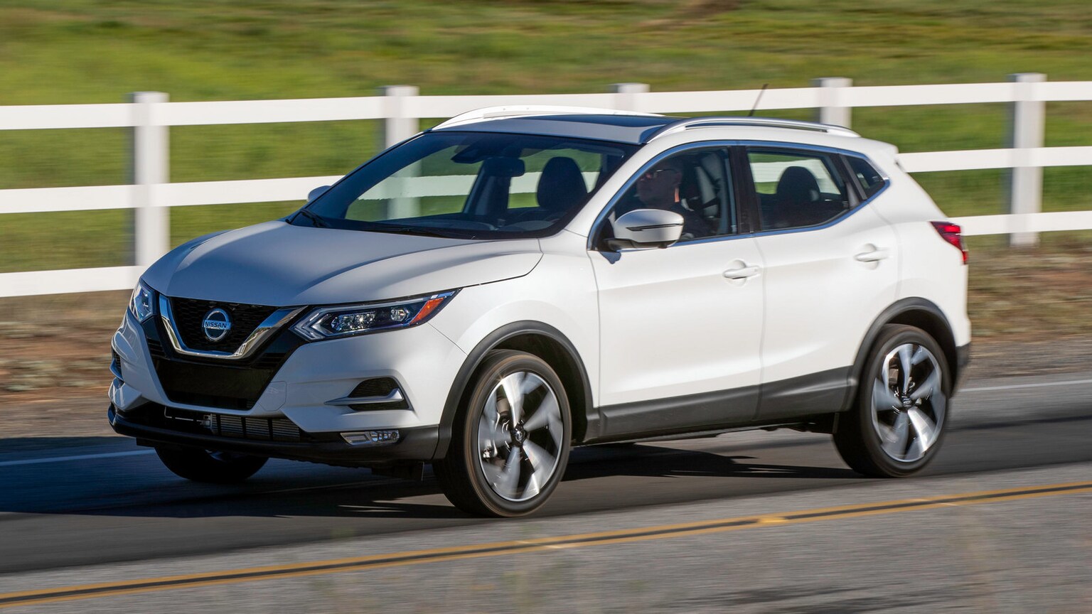 2020 Kia Sportage vs. 2020 Nissan Rogue Sport Comparison Kelley Blue Book
