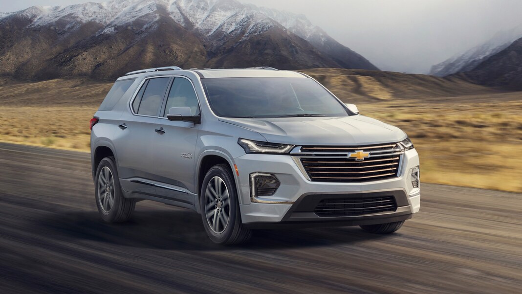 2021 Honda Pilot vs. 2021 Chevrolet Traverse Comparison Kelley Blue