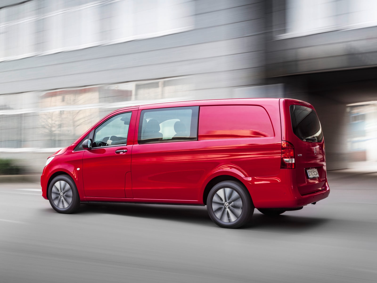 Der Neue Mercedes Benz Vito Mixto – Exterieur, Jupiterrot // T