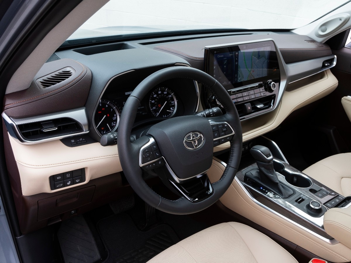 06 2020 Toyota Highlander Family Cars