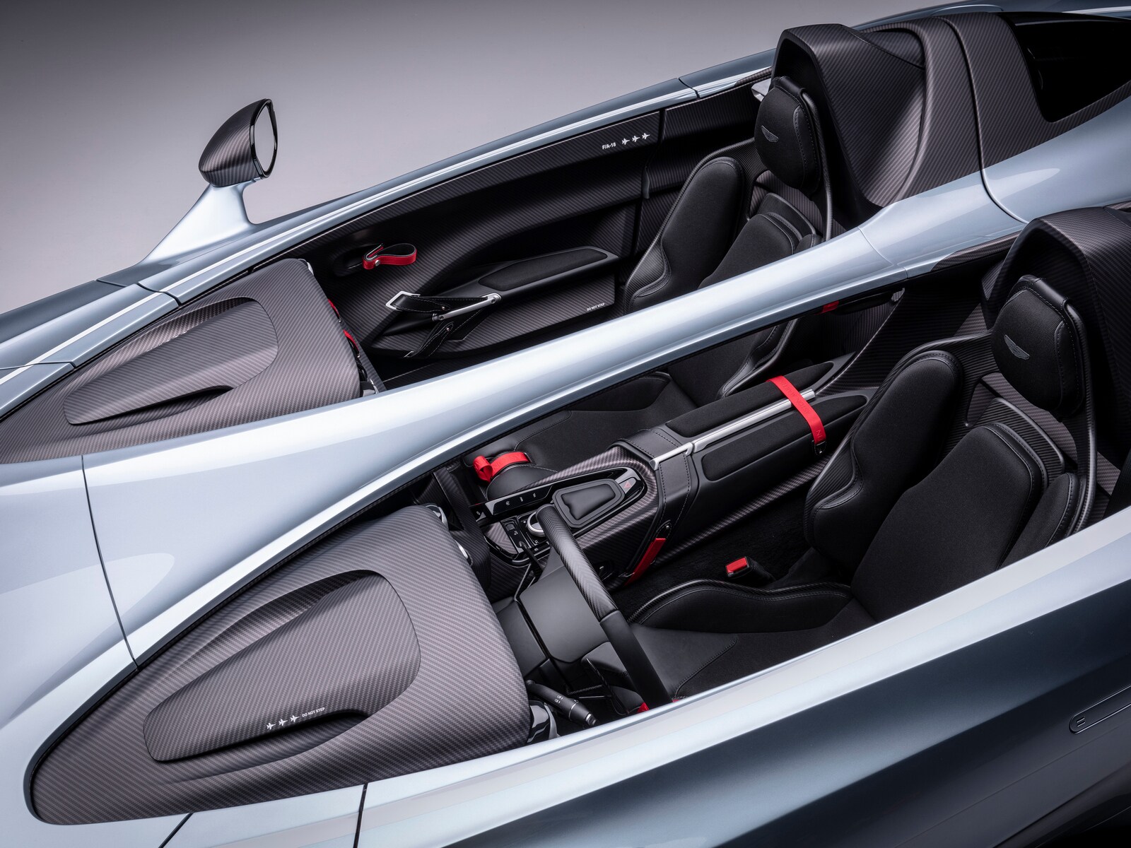 06 2021 Aston Martin V12 Speedster