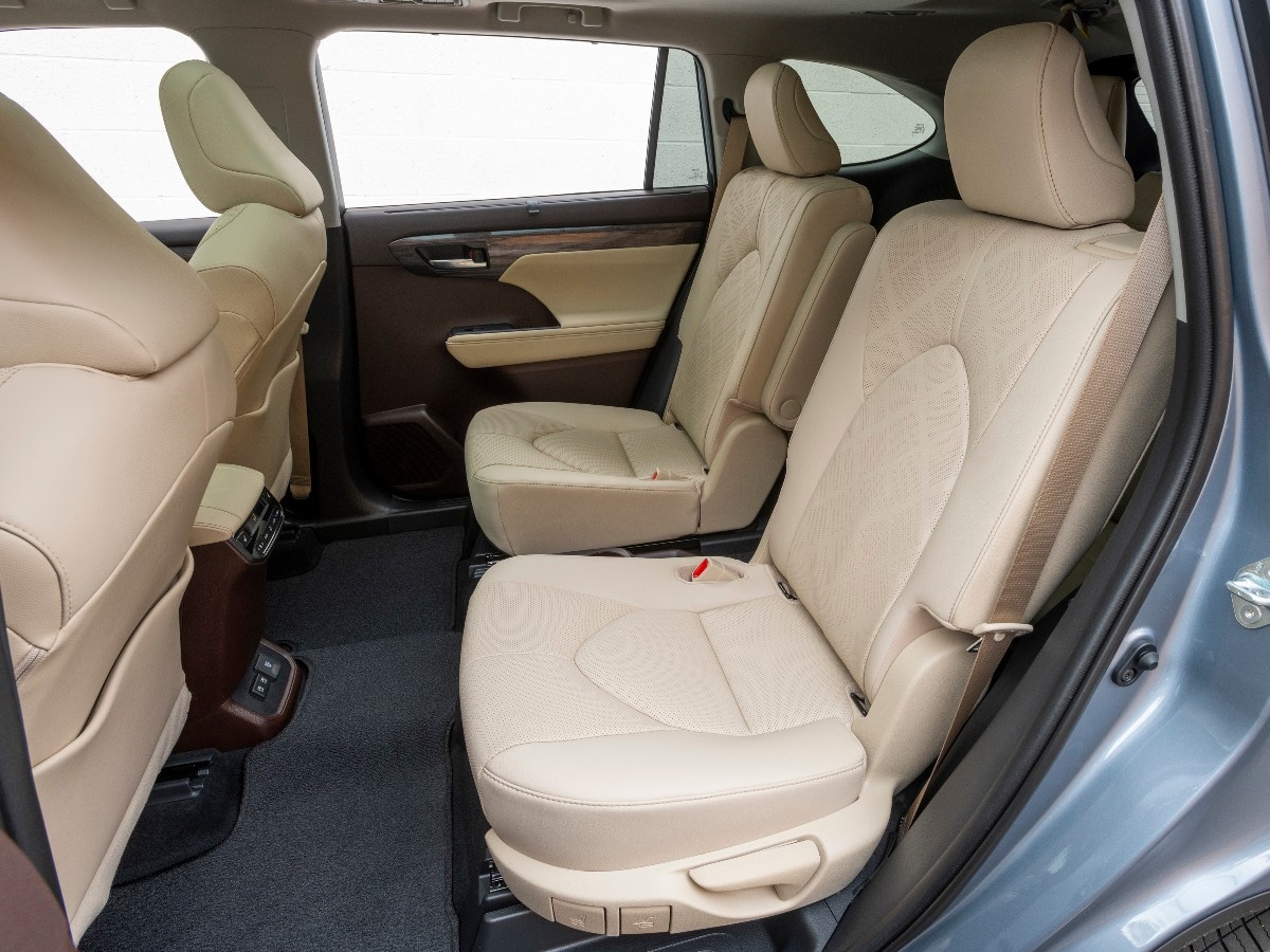 17 2020 Toyota Highlander Family Cars