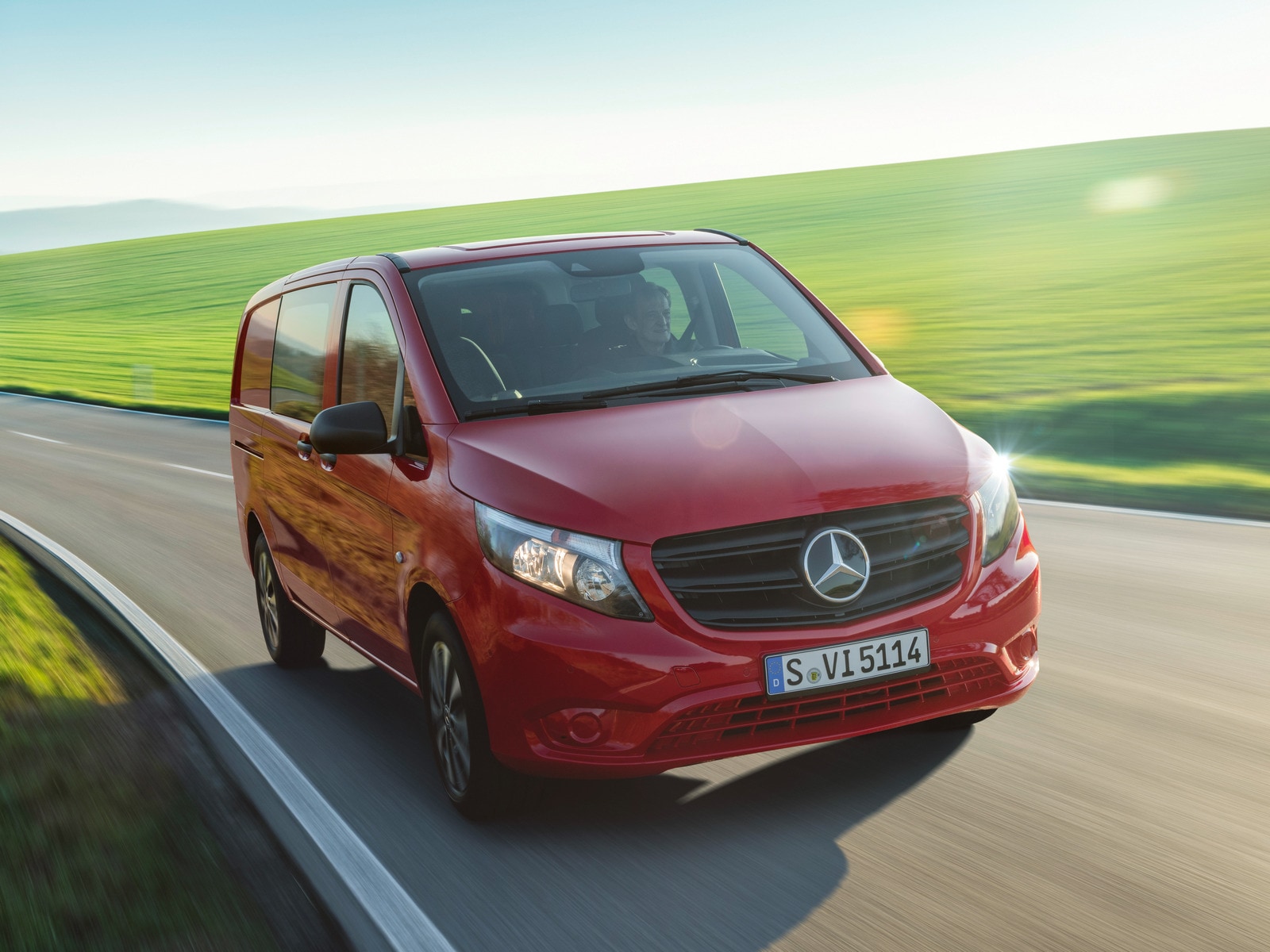 Der Neue Mercedes Benz Vito Mixto – Exterieur, Jupiterrot // T