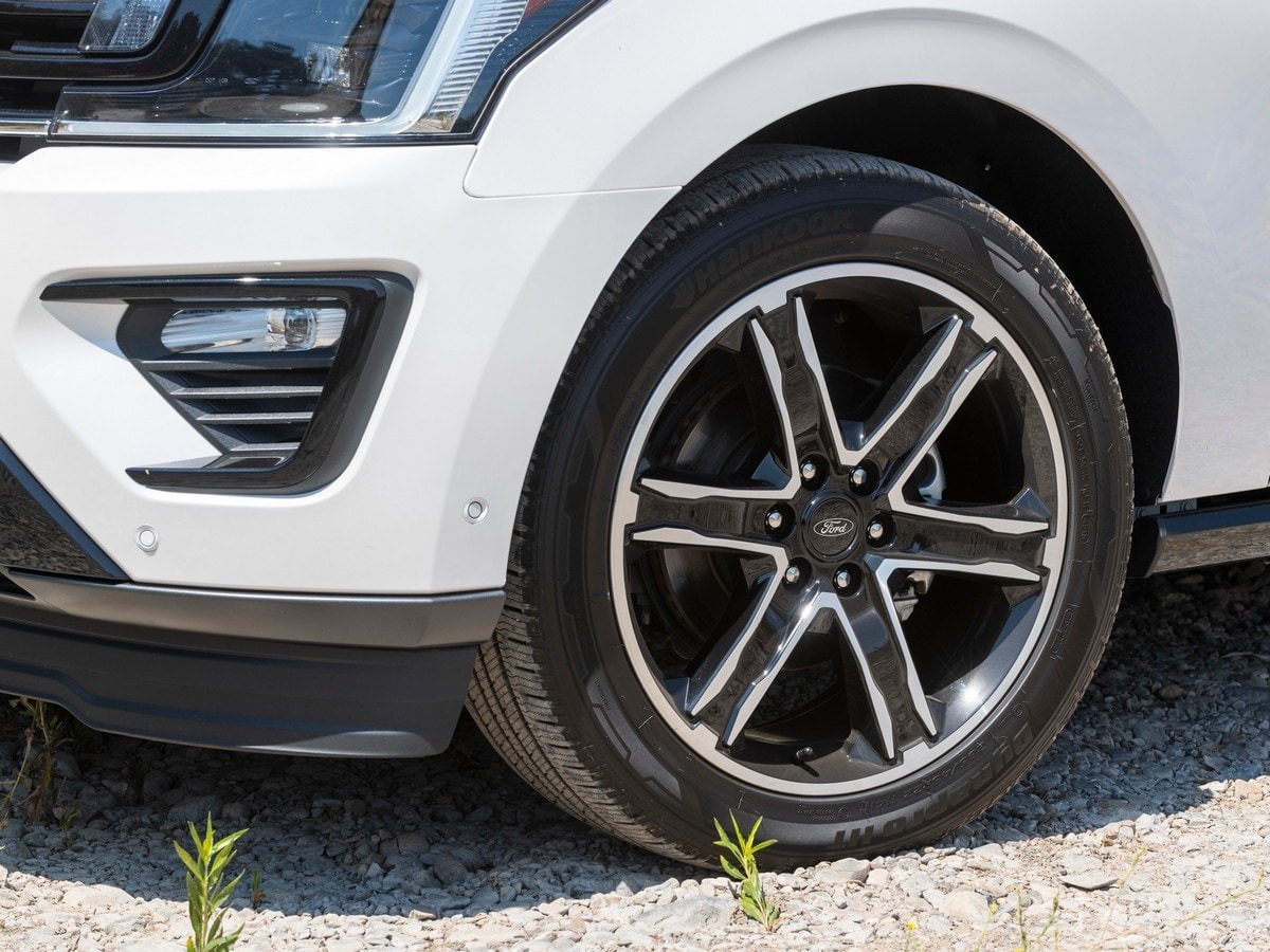 35-2019-ford-expedition-bb-kbb-1
