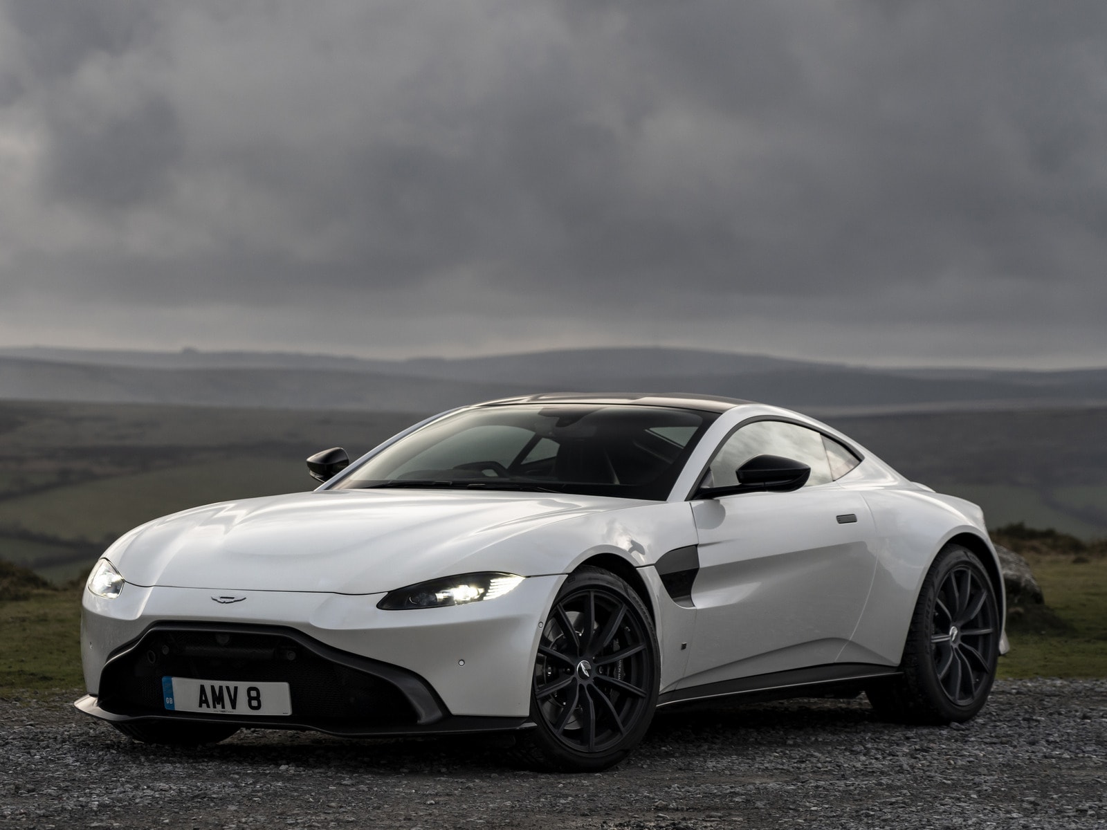 2020 Aston Martin Vantage First Review | Kelley Blue Book