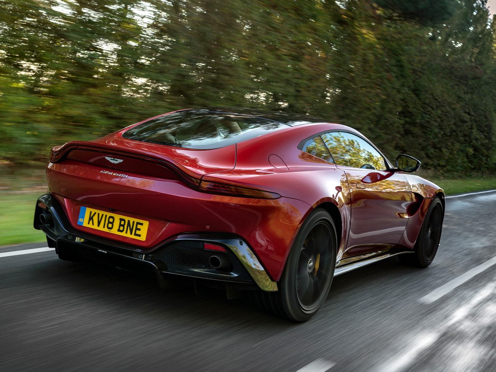 2020 Aston Martin Vantage Red Rear 4×3