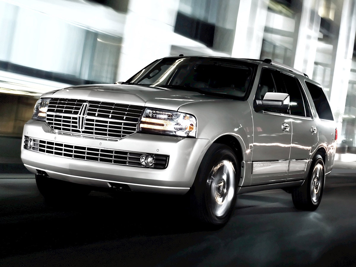 10. 2013 Lincoln Navigator
