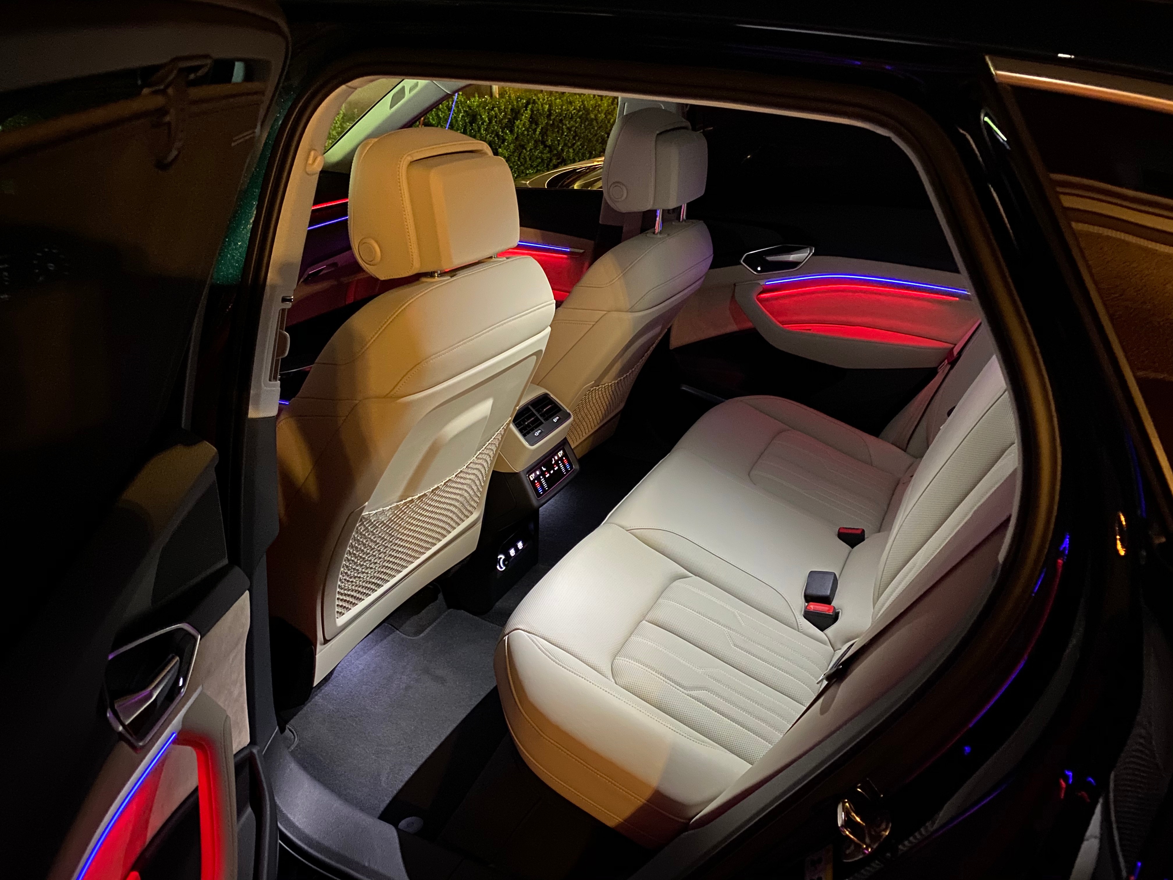 2019 Audi Etron Night Lighting 2