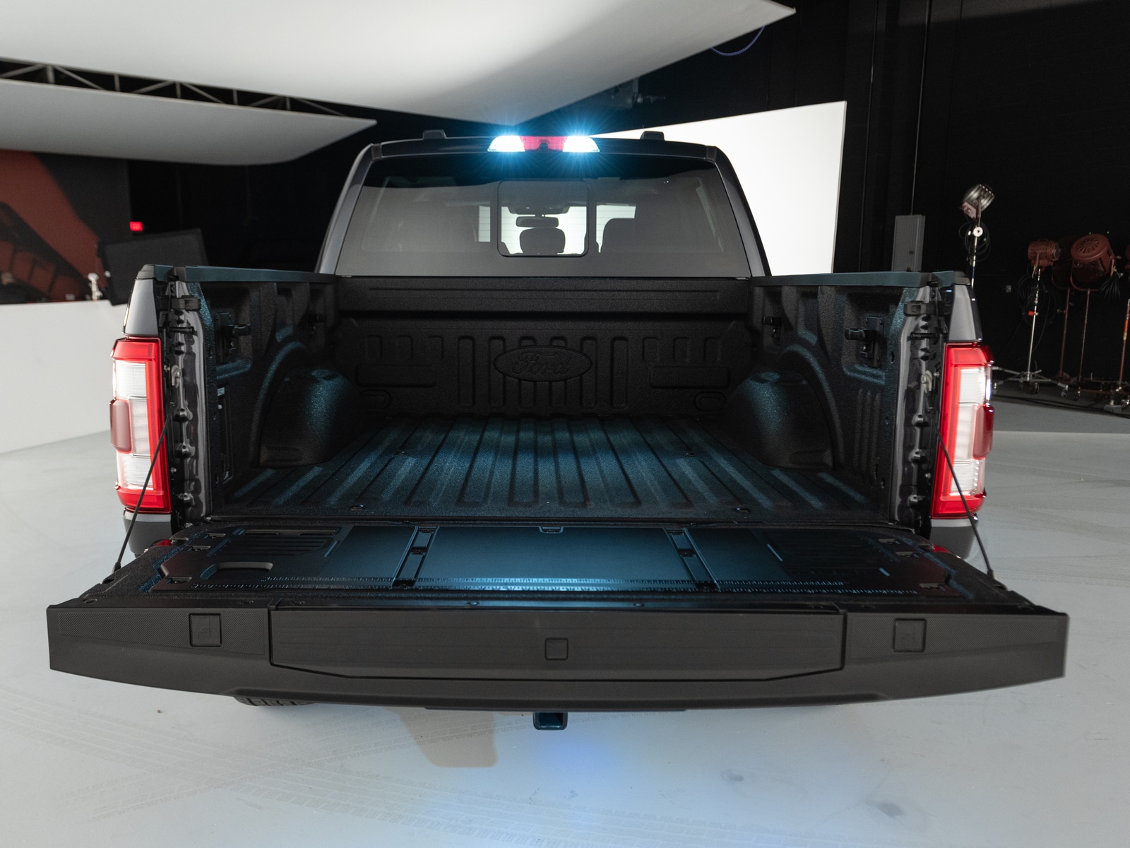 2021 Ford F150 Rear Bed