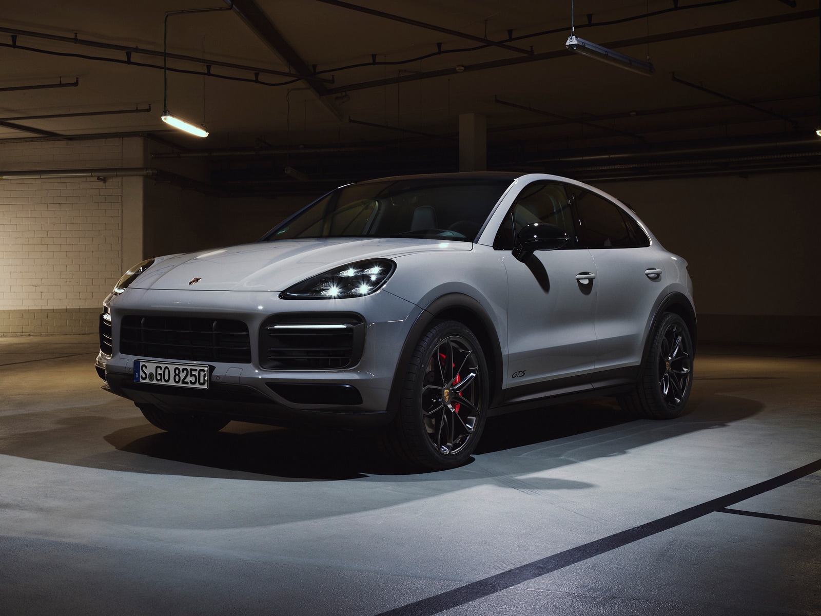 2021 Porsche Cayenne Gts Coupe Front 3qtr 4×3