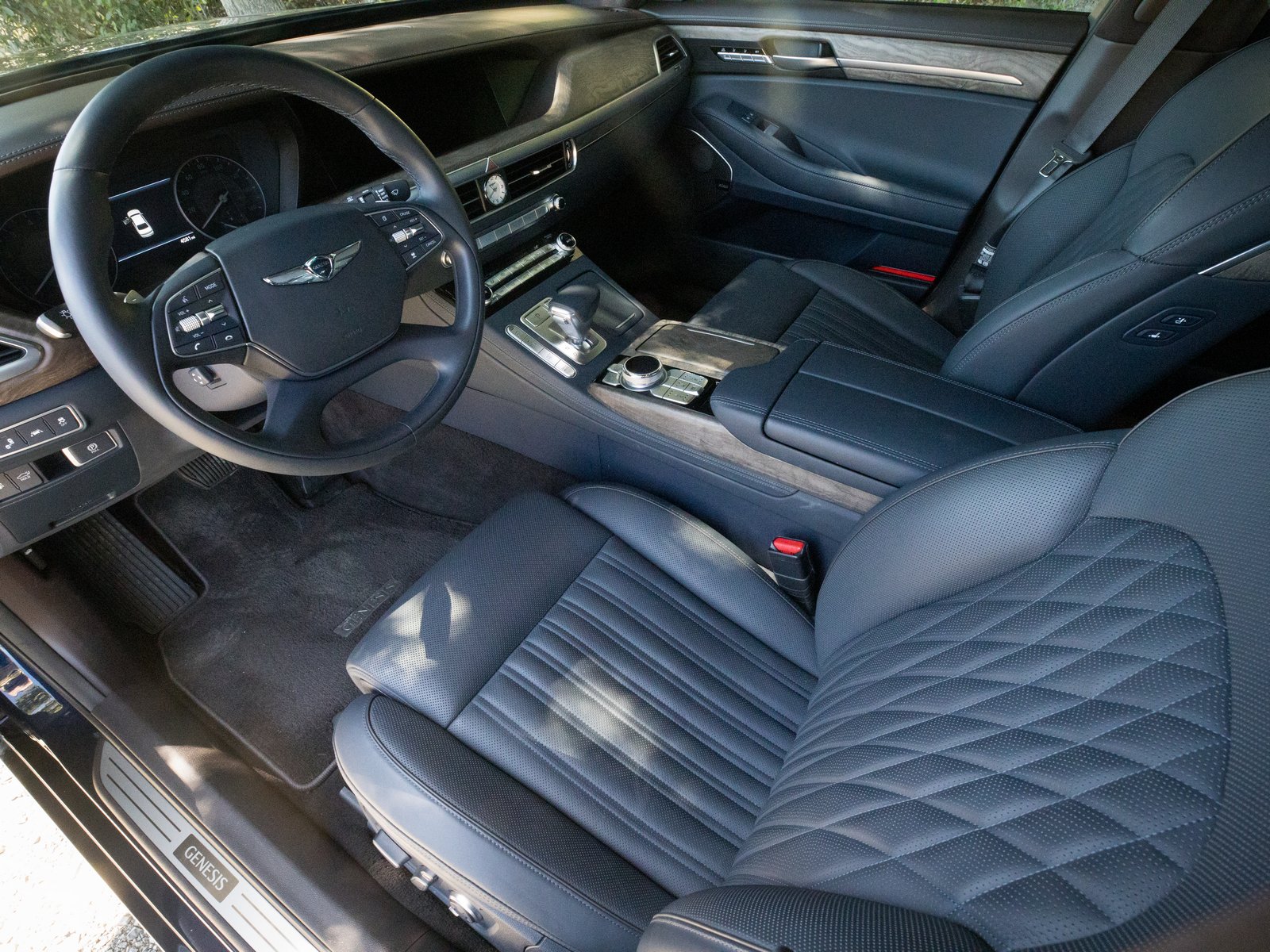 2020 Genesis G90