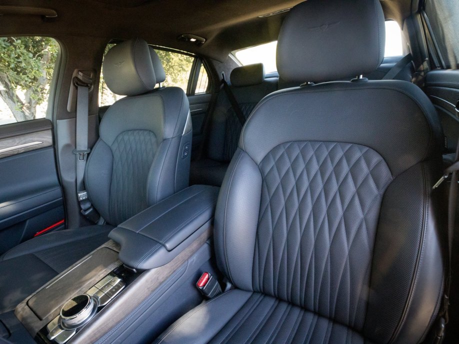 2020 Genesis G90