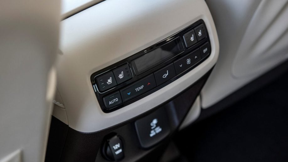 2021 Hyundai Palisade rear climate controls.