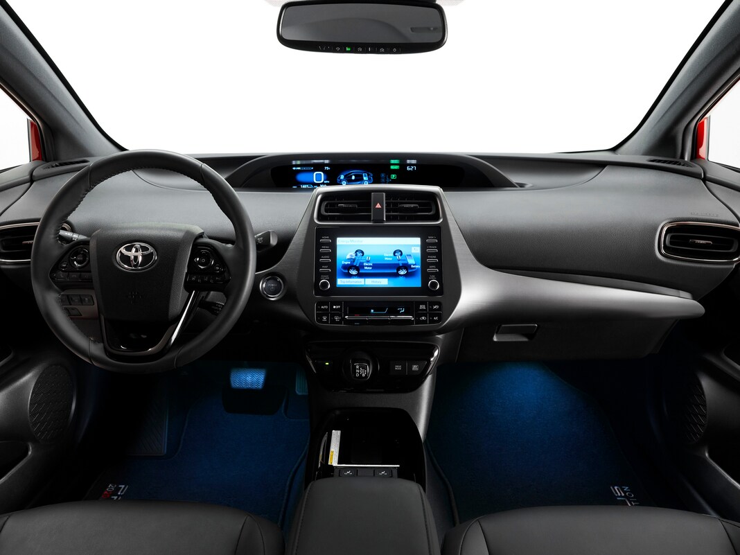 Honda Insight vs.Toyota Prius Comparison | Kelley Blue Book