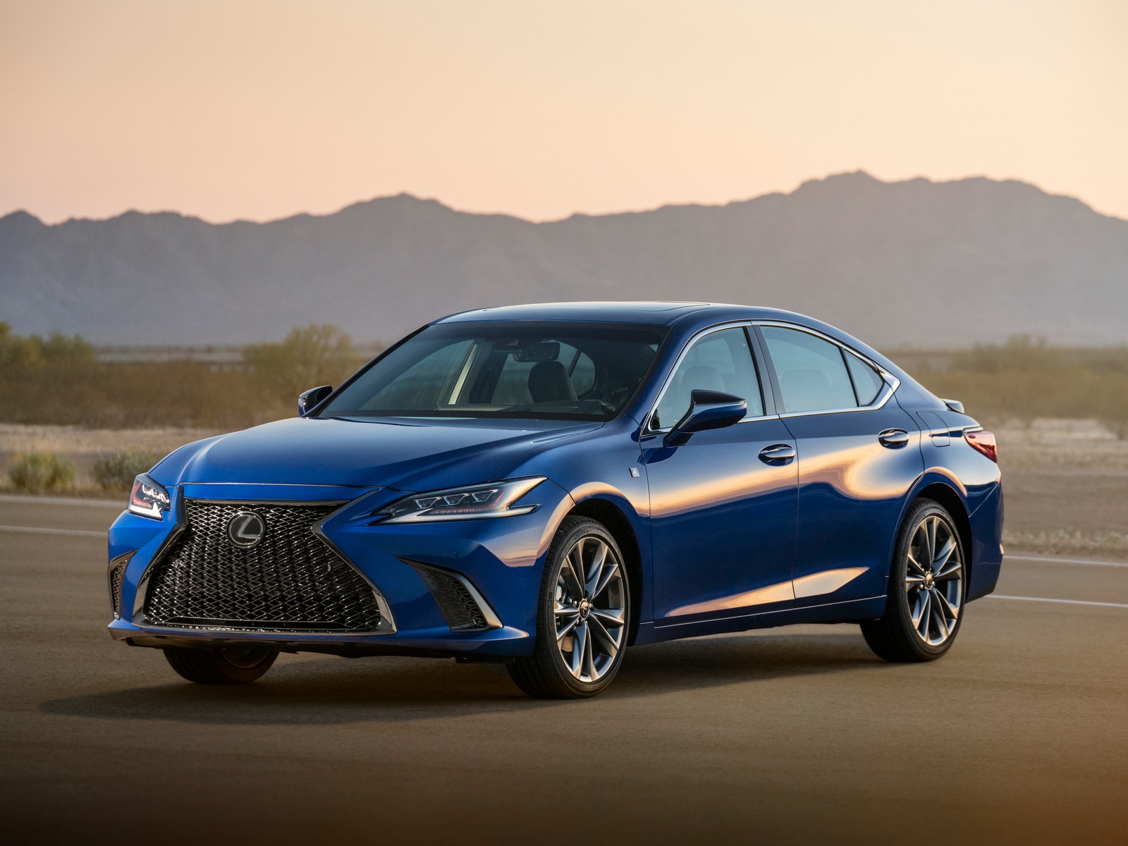 Best EntryLevel Luxury Car Resale Value 2020 Lexus ES Kelley Blue Book