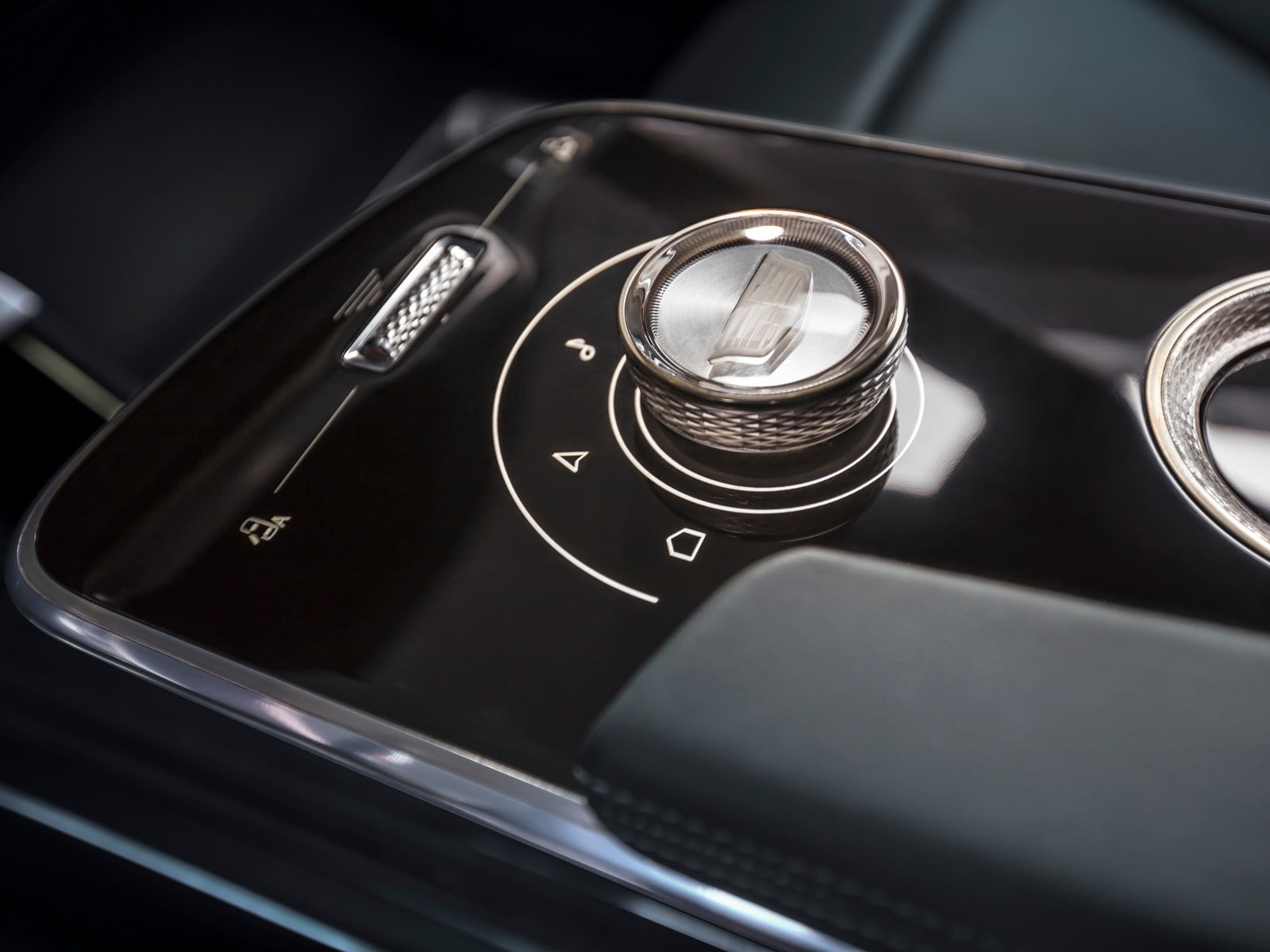 2023 Cadillac Lyriq