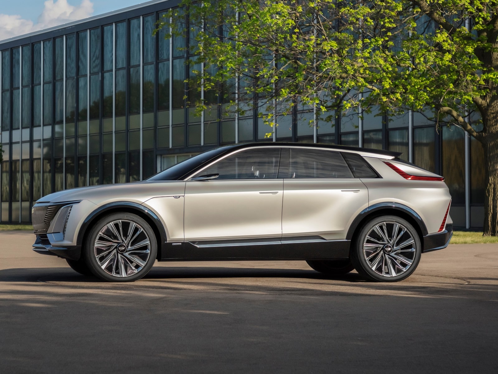 2023 Cadillac Lyriq