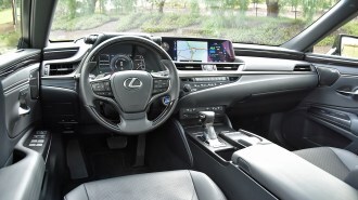 RT 2019 Lexus ES 300h Interior Dashboard