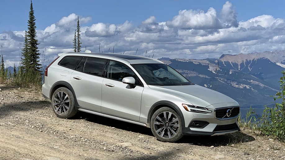 2022 Volvo V60 Cross Country