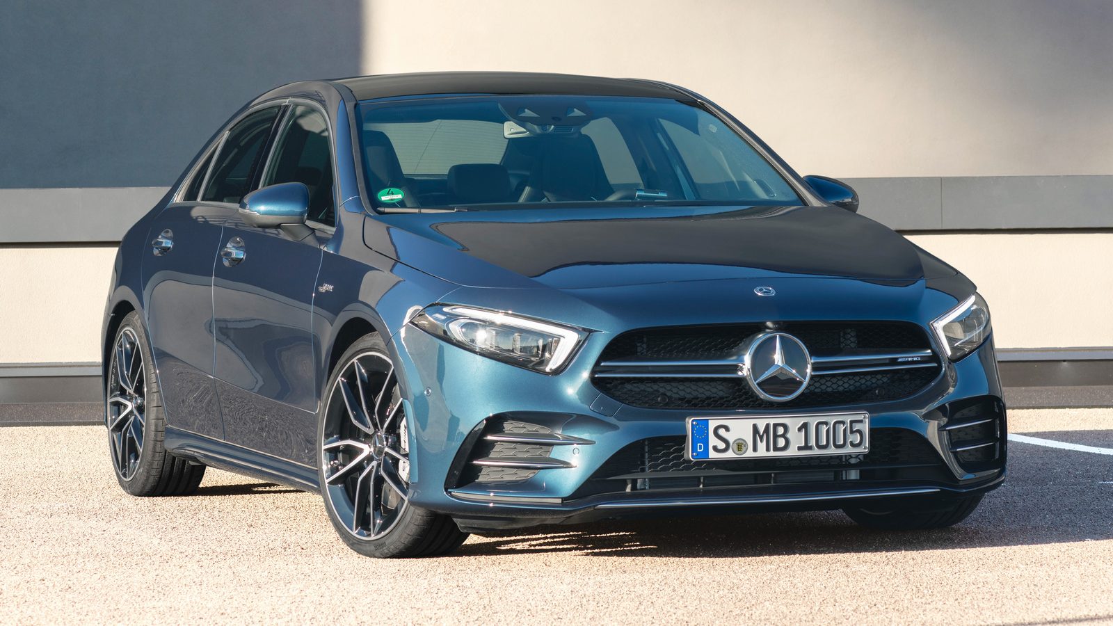 comparison between bmw and mercedes
